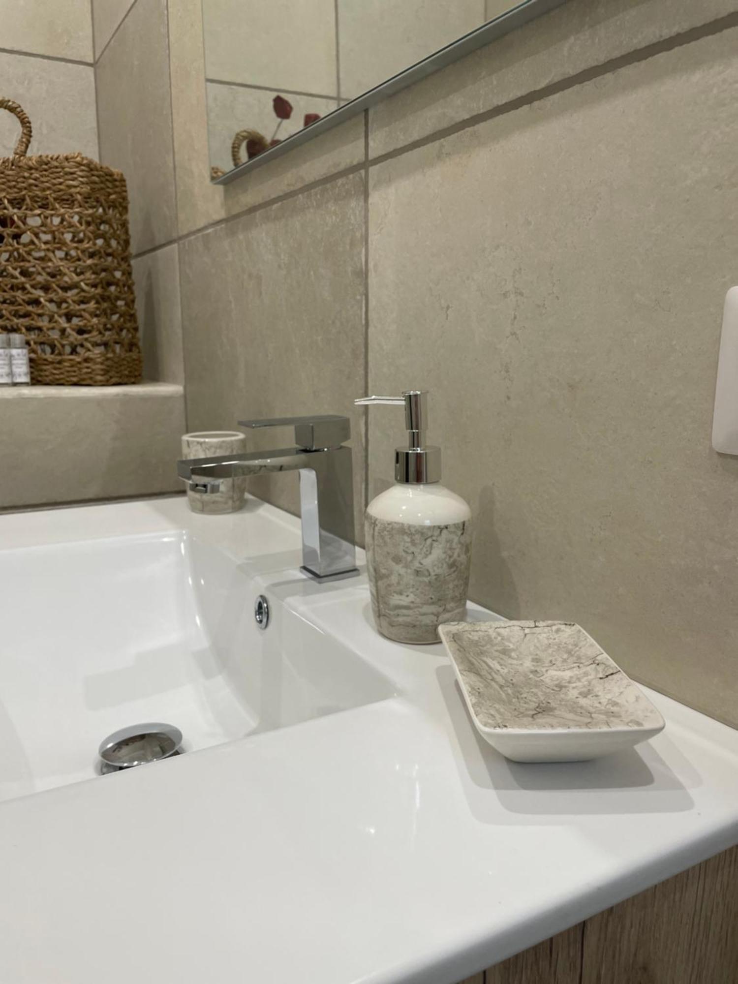 Maioliche Apartment Margherita di Savoia Kültér fotó